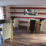 לינה וארוחת בוקר The Southgate