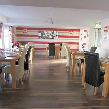 The Southgate 3*